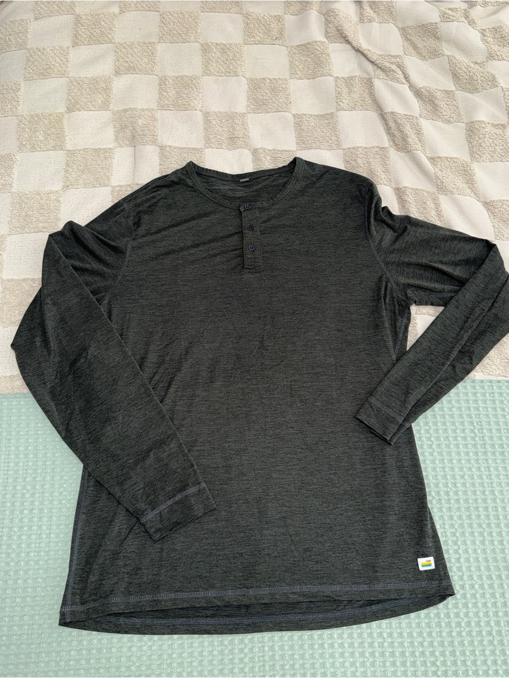 Vuori Ease Performance Long-Sleeve Henley
